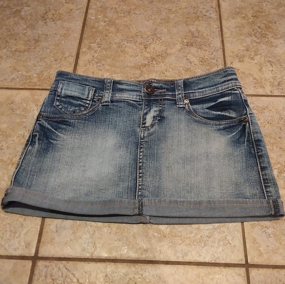 Jean Skirt - Picture 2 of 3